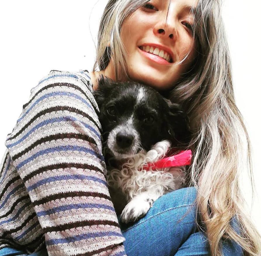 Mujer feliz clienta de Carolina Marino